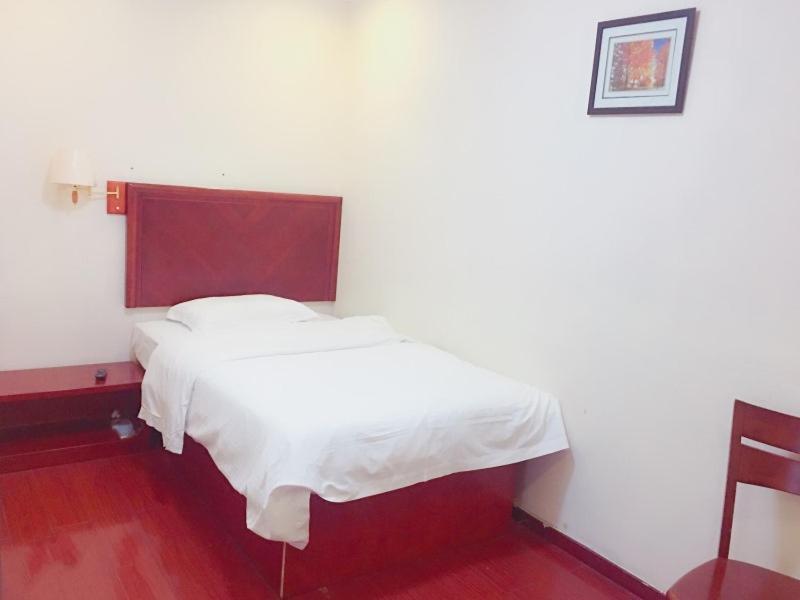 הוינאן Greentree Inn Shanghai Pudong Airport Wild Animal Park Express Hotel מראה חיצוני תמונה
