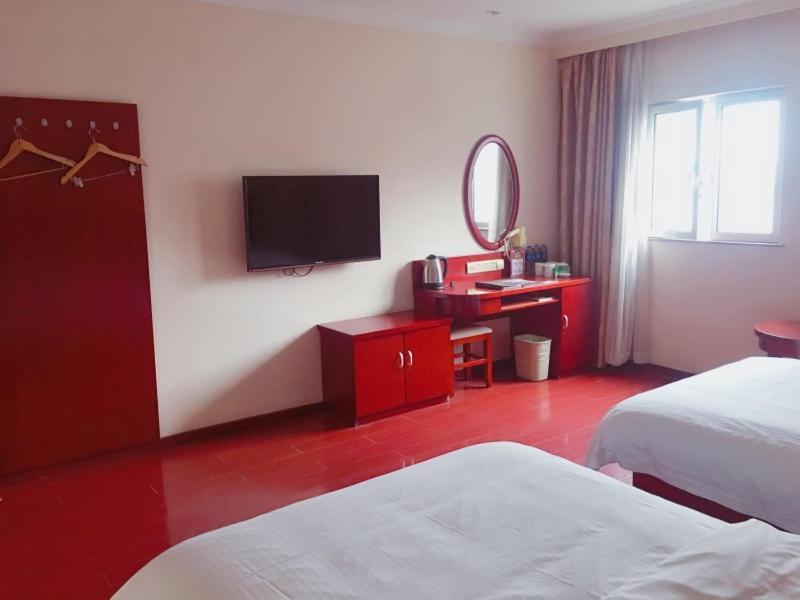 הוינאן Greentree Inn Shanghai Pudong Airport Wild Animal Park Express Hotel מראה חיצוני תמונה