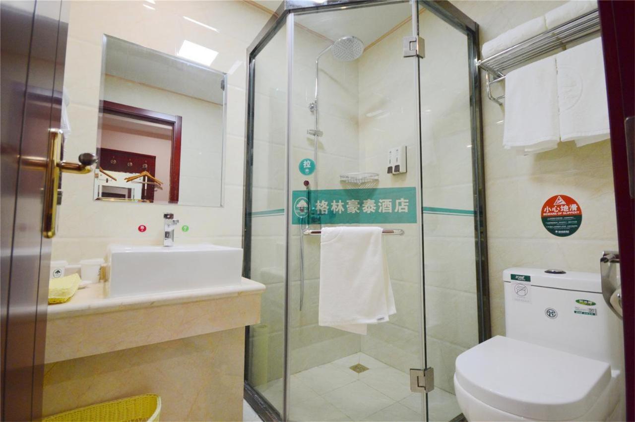 הוינאן Greentree Inn Shanghai Pudong Airport Wild Animal Park Express Hotel מראה חיצוני תמונה